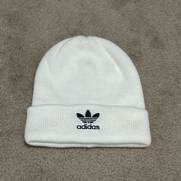 ADIDAS Originals Trefoil Beanie - Picture 1 of 3